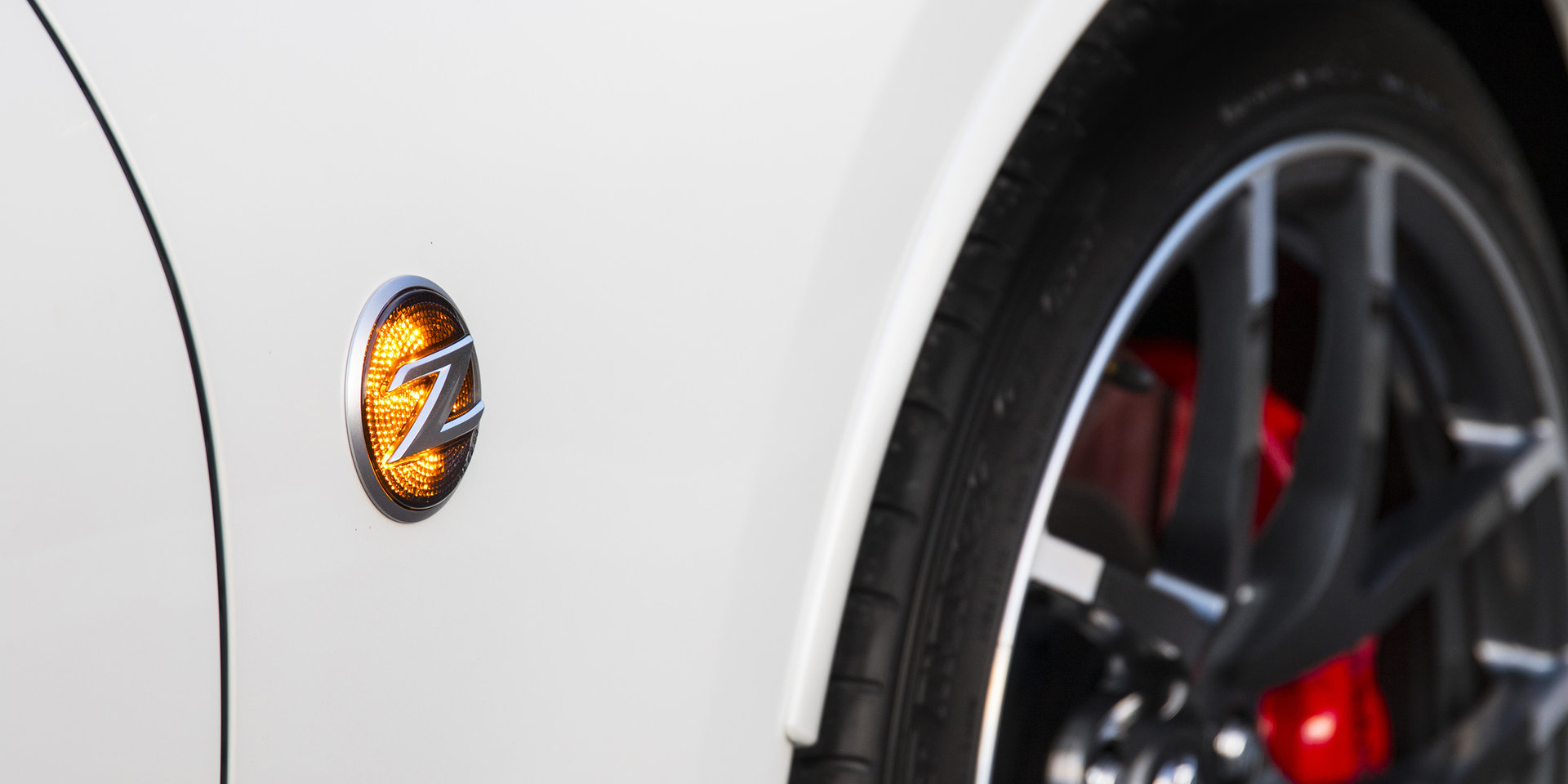 日产370z容易飘,日产370z巅峰极速超燃