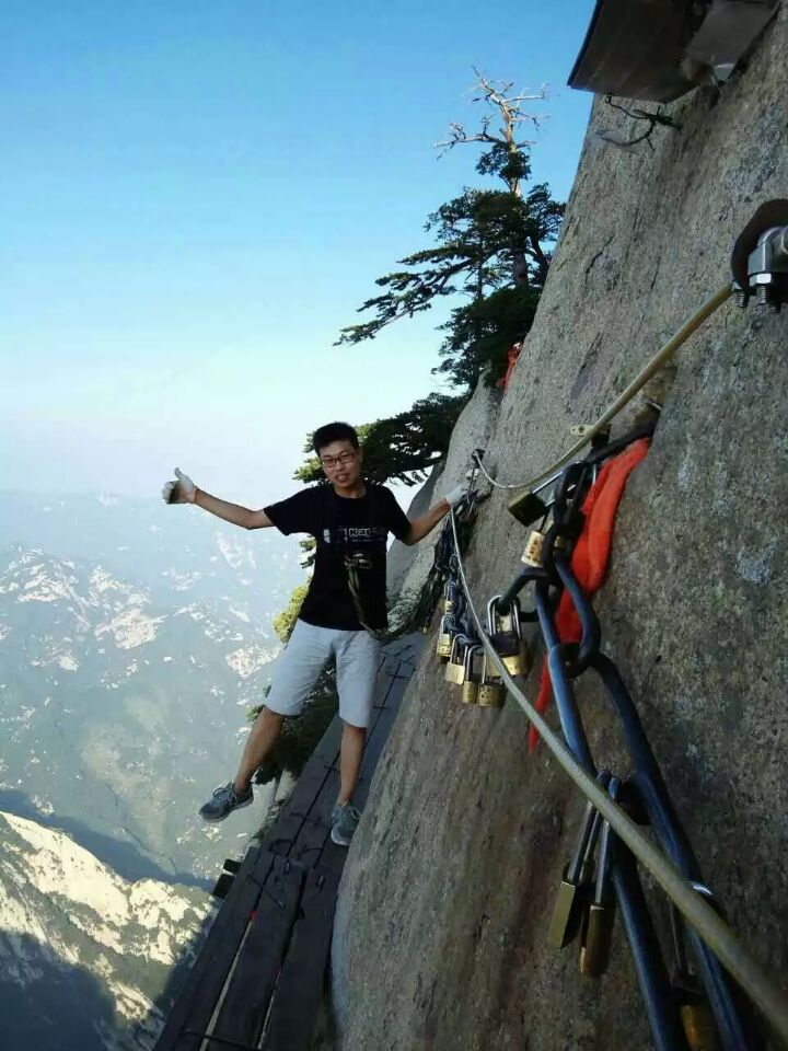 西岳华山旅游登山路线图,徒步爬西岳华山共多少台阶