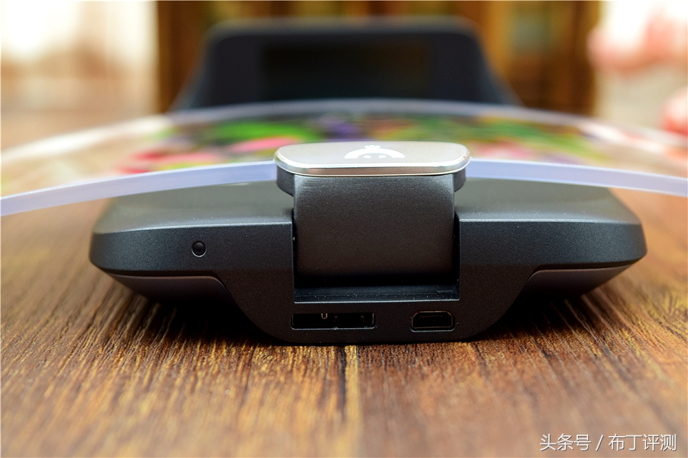 如何将手机hud投屏到汽车,全语音导航控制