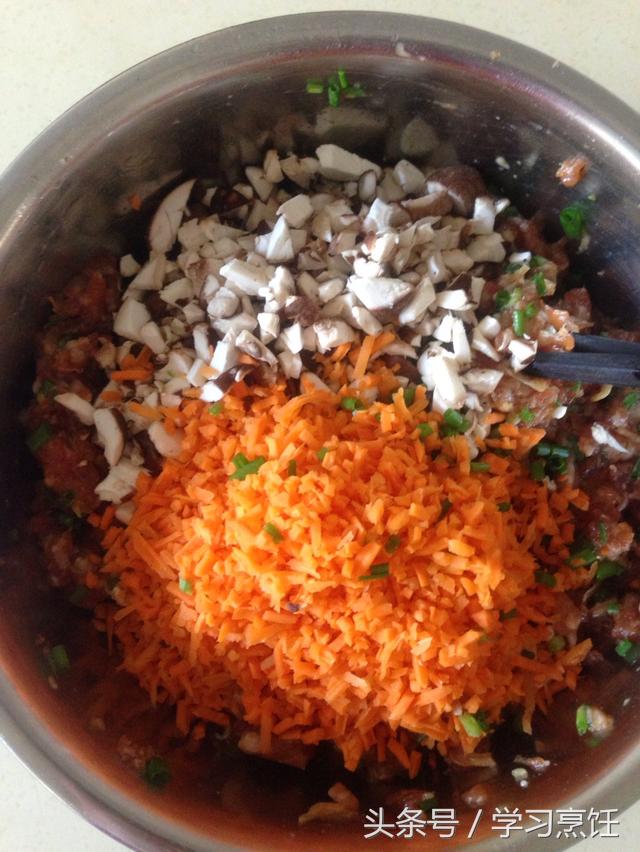 小馄饨怎么包馅又多又好看,上海小馄饨馅做法