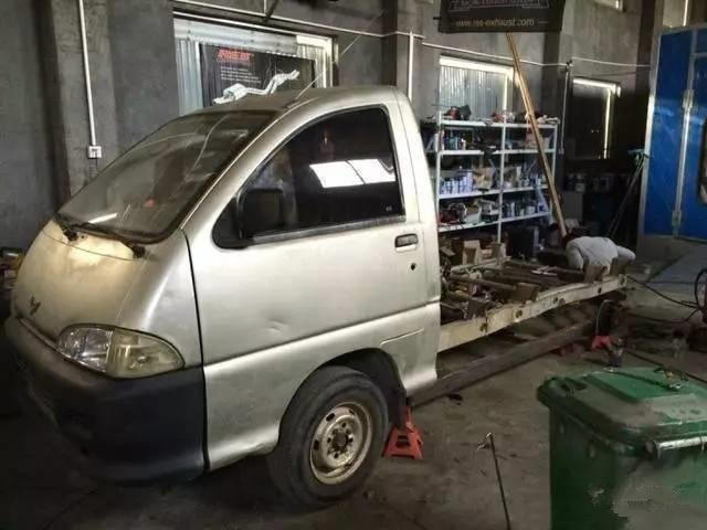 鸥翼门车型,大七座最新款五菱神车