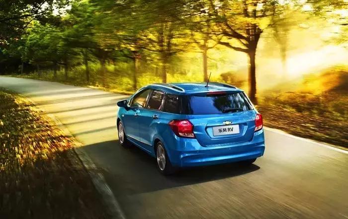 油耗低颜值高动力足空间大的车,4万多代步车配自动挡油耗仅5.3升