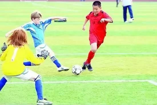 城事｜别笑！真人真事！番禺这群学生的体育课是语文老师教的！