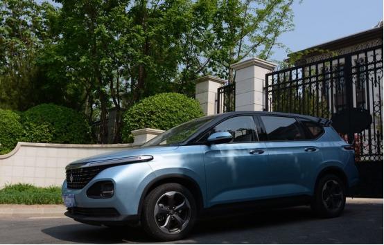 宝骏rm5和比亚迪宋max哪个好,新宝骏rm-5车内按键功能说明