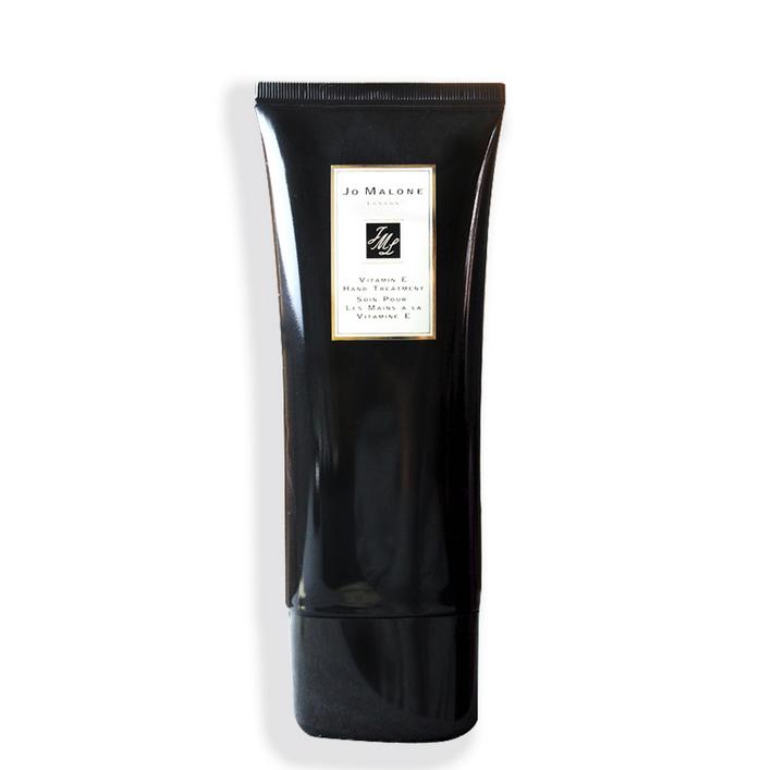 干得像枯树枝的手谁要牵啊？让护手霜拯救你吧