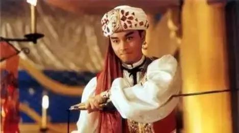 黑精光影｜《东成西就》——浩荡岁月里留下的“含笑半步癫”