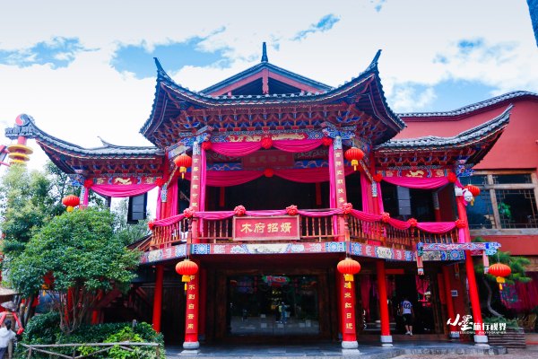 历史底蕴与现代繁华在此交融,历史与现代并存的城市