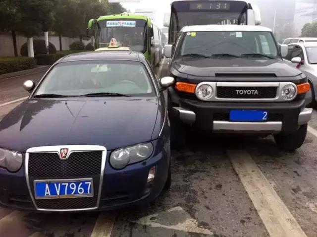 车被剐蹭怎么拍照,车子发生剐蹭怎么拍照