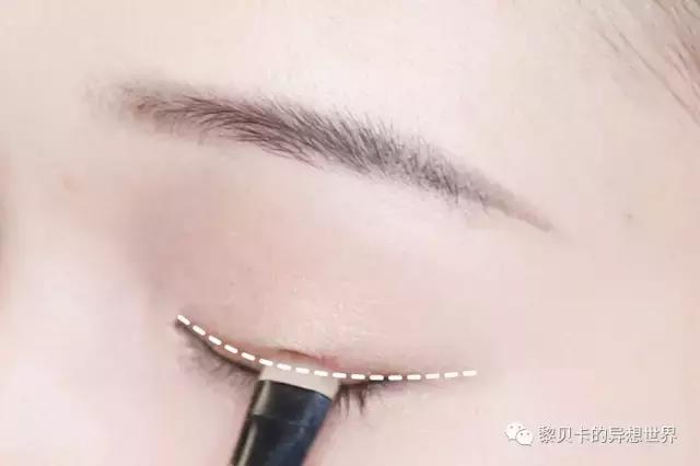 最简单但也精致的快速出门妆,5分钟快速出门日常妆