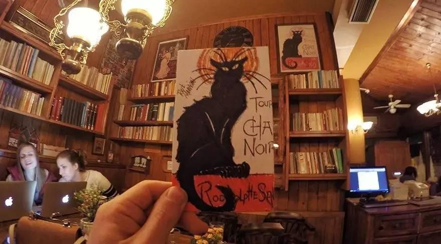 22岁大学生，靠一支画笔就能环游世界，他是怎么做到的？