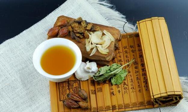 痛风未发作时降尿酸吃什么药,痛风吃什么药快速消肿止痛降尿酸