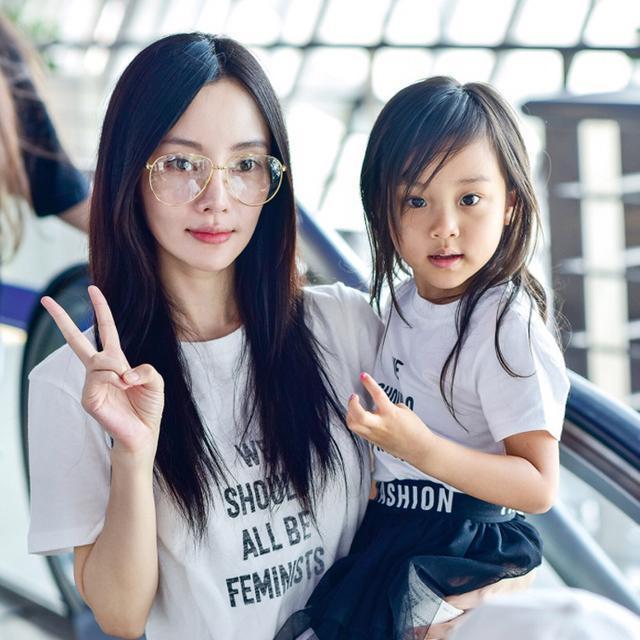 一年级小朋友喜欢老师的原因,一年级小朋友与老师关系融洽