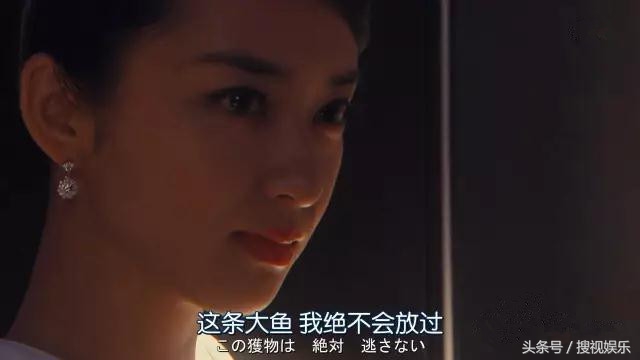 靠一本《黑色笔记本》，看这位暗黑女王如何变成银座最年轻妈妈桑