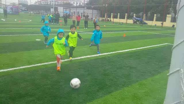 业余足球暴雨,足球入门时间表