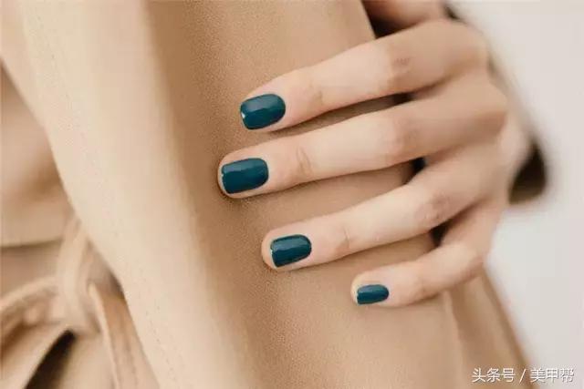 为什么美甲店都建议30天卸甲,为什么做完美甲一段时间会发黄