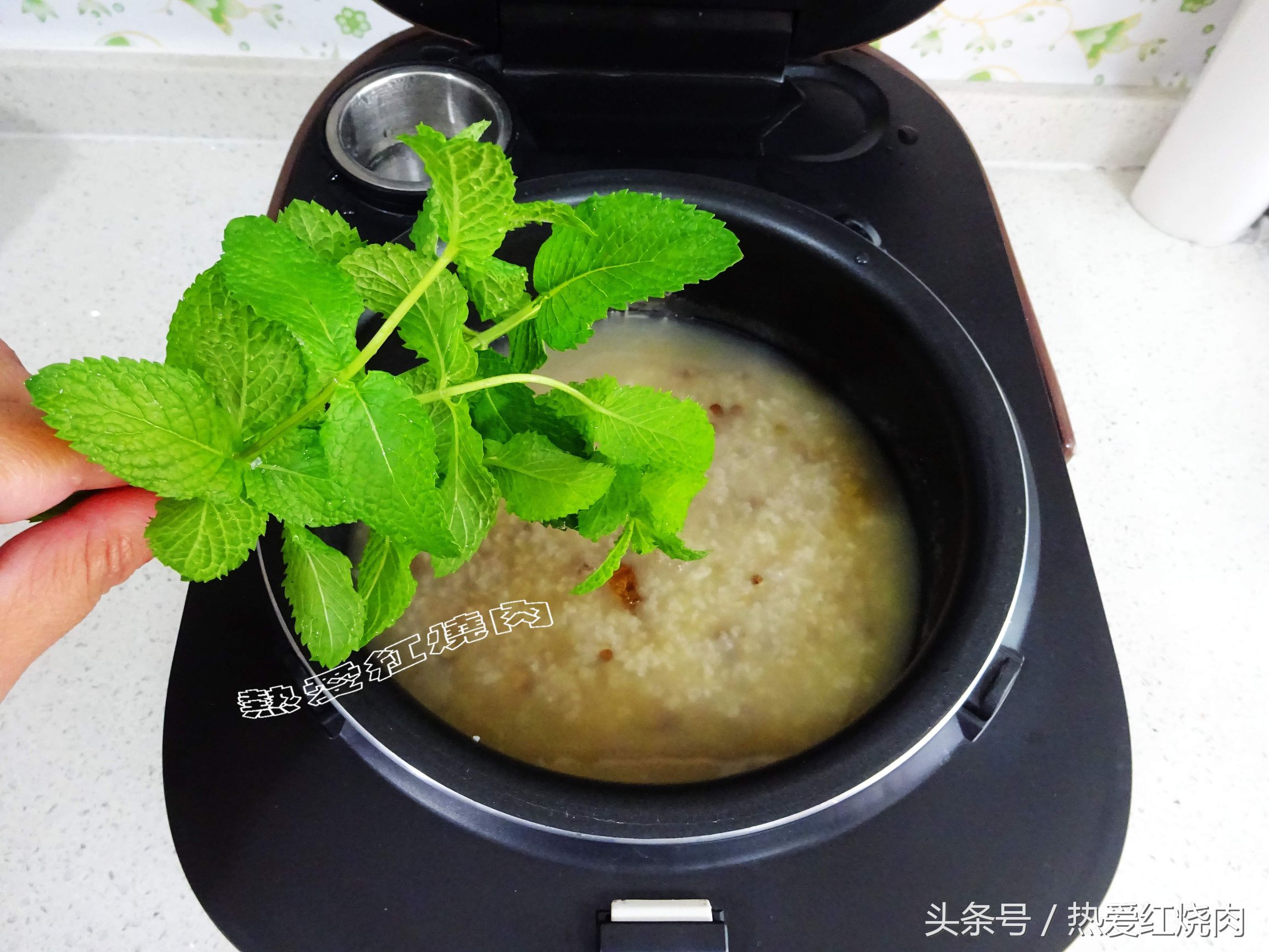 熬粥不浓稠,熬粥太稠了加凉水好还是热水好