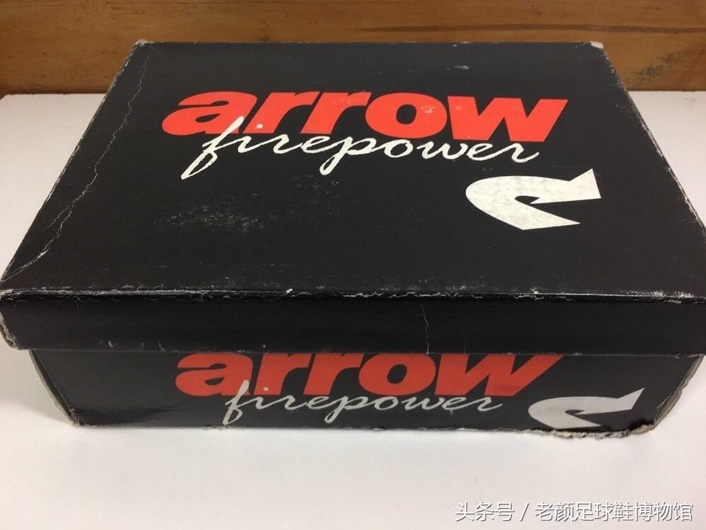 专业的足球鞋有哪几个品牌,曾经的足球鞋知名品牌有哪些