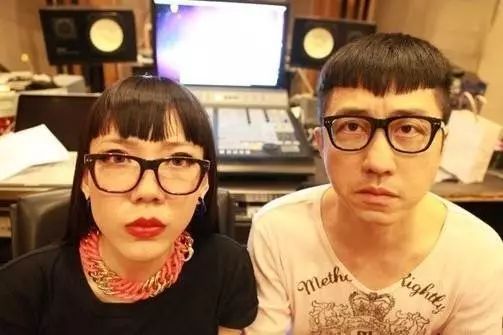 到底是谁在背后搞小动作？这字里行间的信息量也太大了