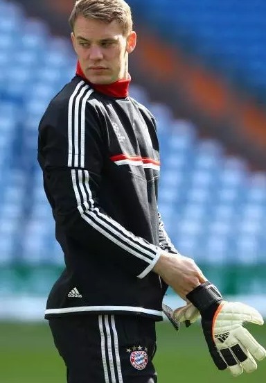 献给男球迷，更献给女球迷——足球场上的臀霸！