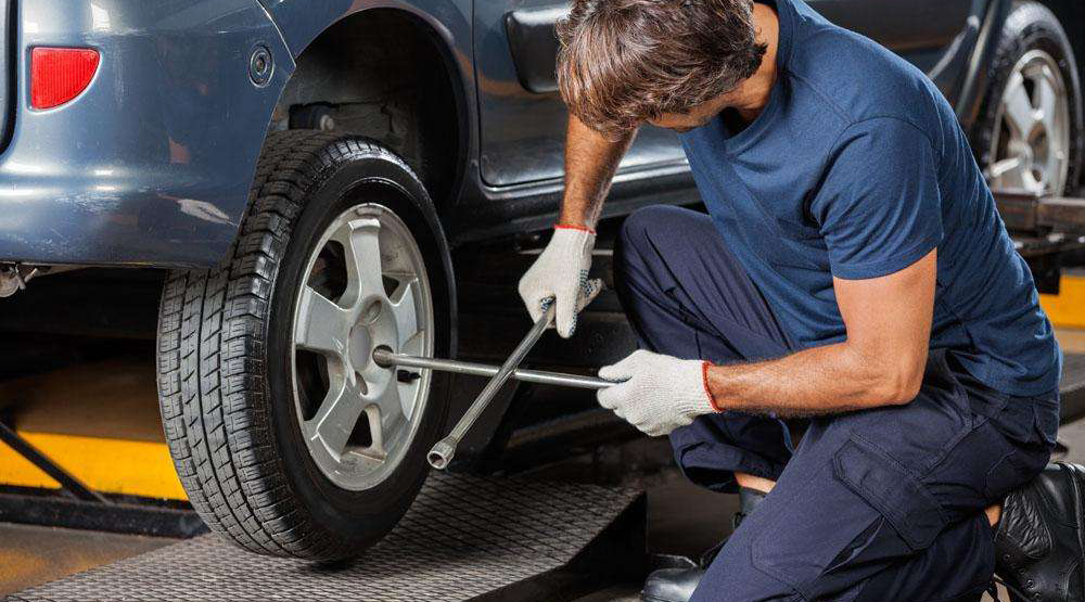 开汽车修理厂,现在开修车店还赚钱吗