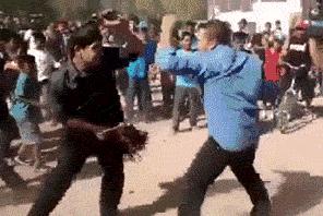 看到菜单上的特价菜香辣蟹一块钱，我点了一份