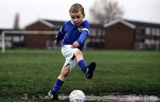 怎么从小培养孩子的足球能力,怎么让孩子更快了解足球的位置