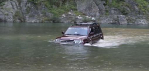 国产硬派越野车猎豹,国产猎豹飞腾越野视频