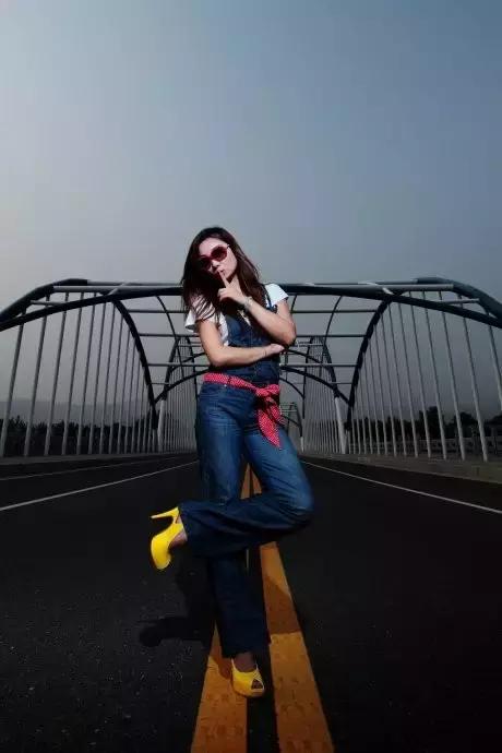 闪光灯压光教程图解,热靴闪光灯外景拍摄压光技巧