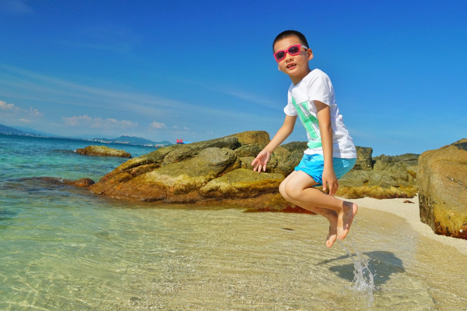 带着宝贝去旅行，遇见三亚遇见海