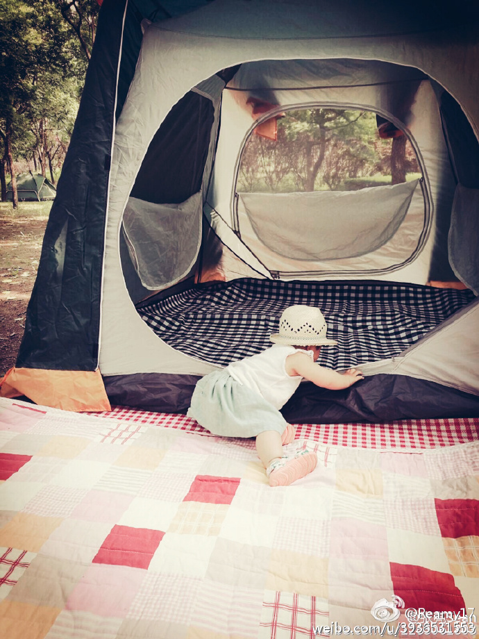 《中餐厅》里的张亮原来是个炫女狂魔，每天不重样！