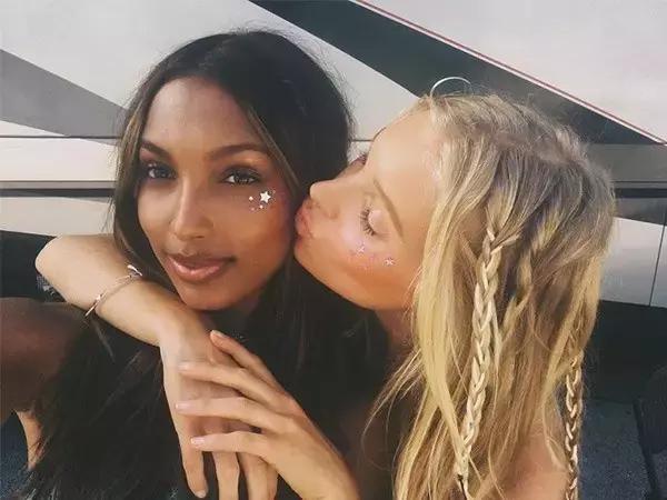 闺蜜新发型减龄又好看,闺蜜同款发型简单又好看