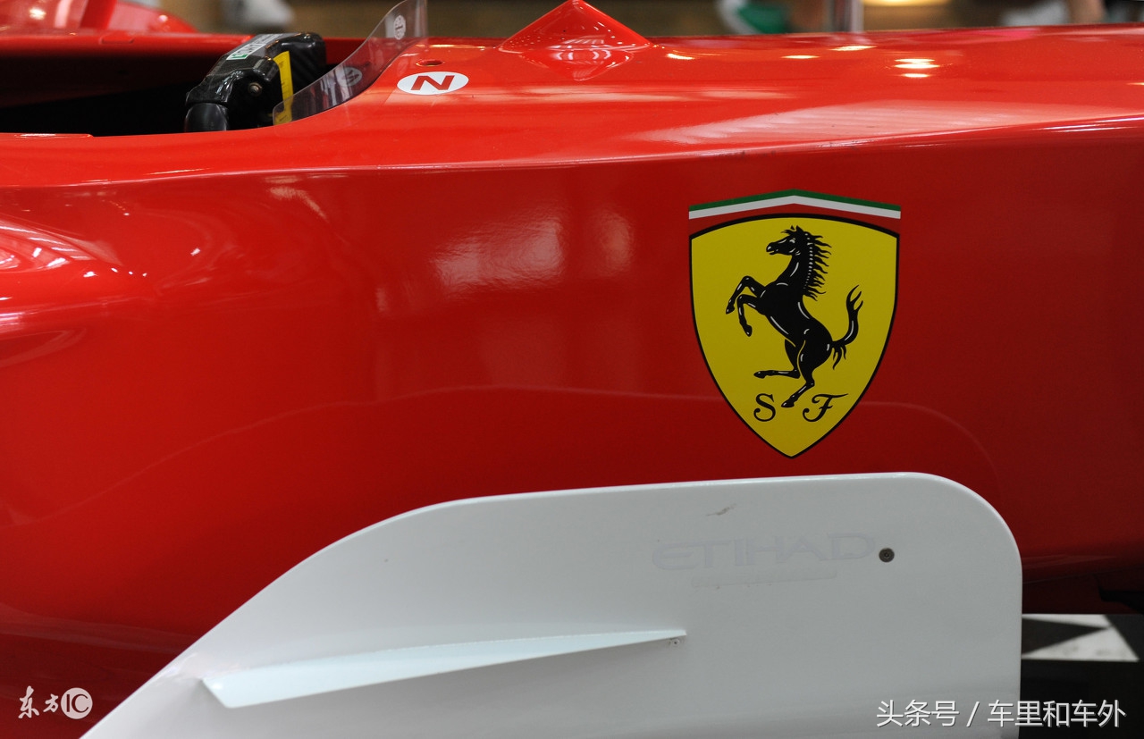 法拉利跟野马后面标志有什么区别,法拉利保时捷野马标志