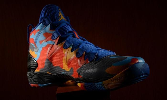 冠军战靴fmvp,fmvp第一款是几年出的