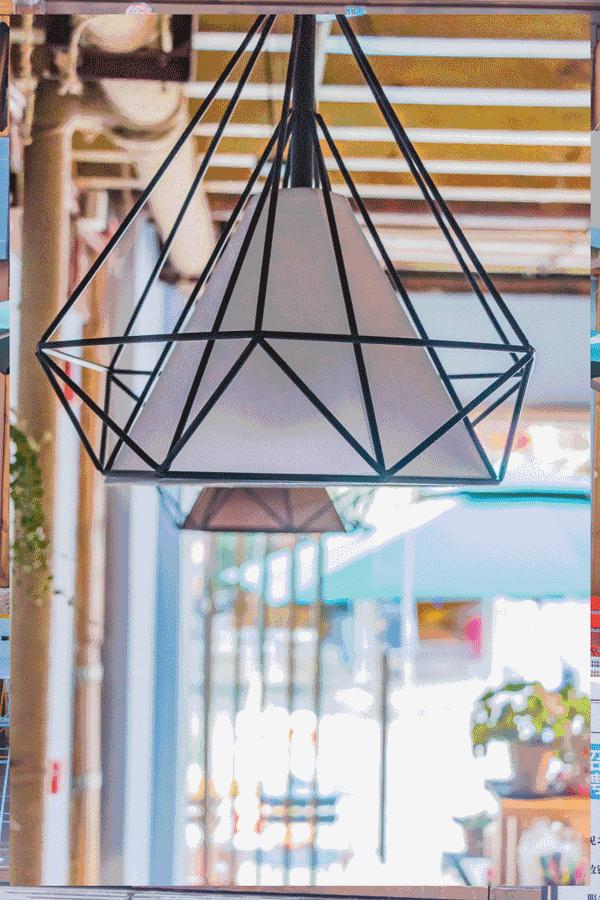 不到10㎡的店，一年卖100000+碗，下雨都要甩的米线竟来自泰国！