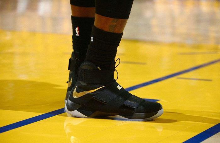 10年代fmvp,冠军战靴fmvp