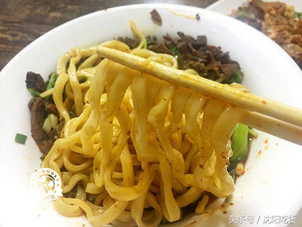 爱面条的秉性是改不了了,可是这自带吸管的大白梨你见过吗?