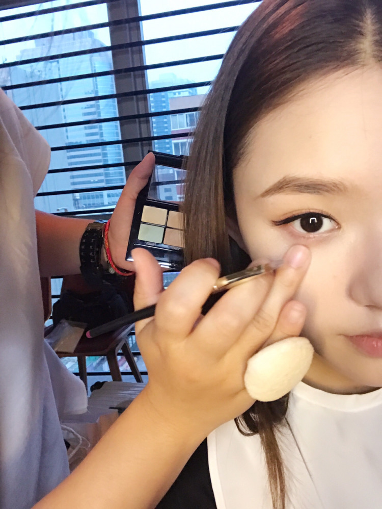 林允平价化妆视频 (林允种草的化妆品)