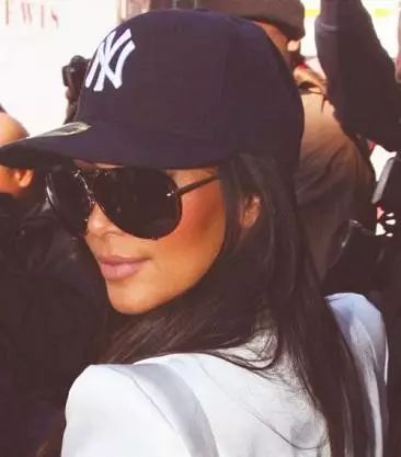 「怎么把你爸的帽子带出来了？真土」说这话的人才是真土鳖