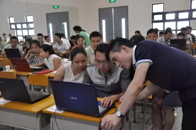 开网店搞网销弄淘宝电商创业等，共青团免费为你贴心服务！第二届武隆青年电商创新创业训练营第一期培训报名