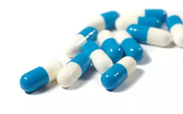 他用了抗生素，肺部烂成“棉花状”！抗生素到底是救人还是杀人？