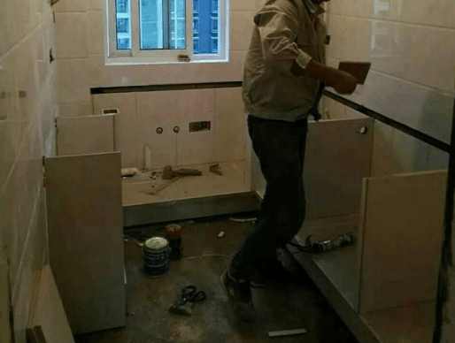 瓷砖橱柜到底省不省钱,装修师傅说瓷砖好看