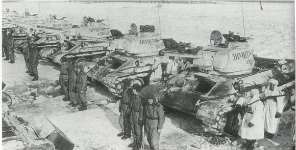 二战中相互制约的苏军T34和德军虎式坦克，该如何评定其优劣