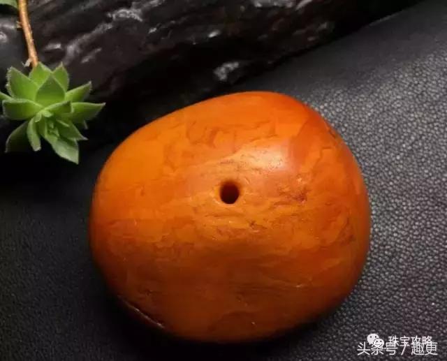 蜜蜡新老有什么区别,蜜蜡同样大的轻的好还是重的好