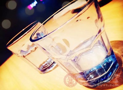 千滚水不能泡茶真相究竟如何,千滚水能喝吗科学解释