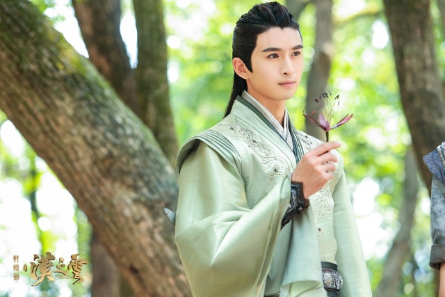 杨幂和热巴的神仙友谊,杨幂和热巴互相安利