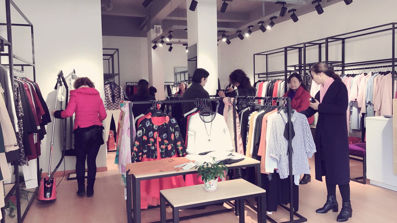 服装店经营技巧和话术怎么写,服装店运营技巧与手法