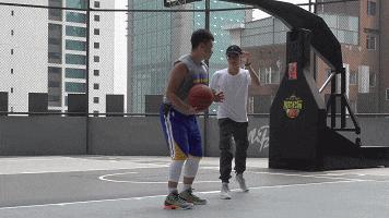 考辛斯低位单打技巧,考辛斯打法风格技术特点