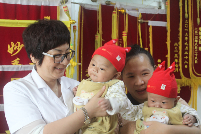 怎么备孕怀龙凤胎的概率大,怀龙凤胎助孕技巧