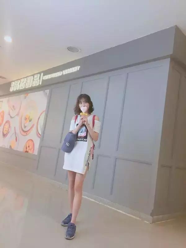 酷女孩街拍,好看的酷女孩街拍