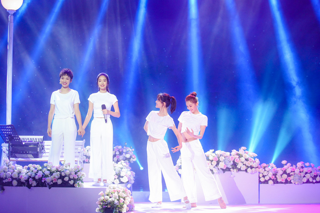 何炅牵线搭桥李晓峰,快乐大本营何炅张丹峰